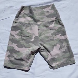 AERIA athletic shorts  camo S